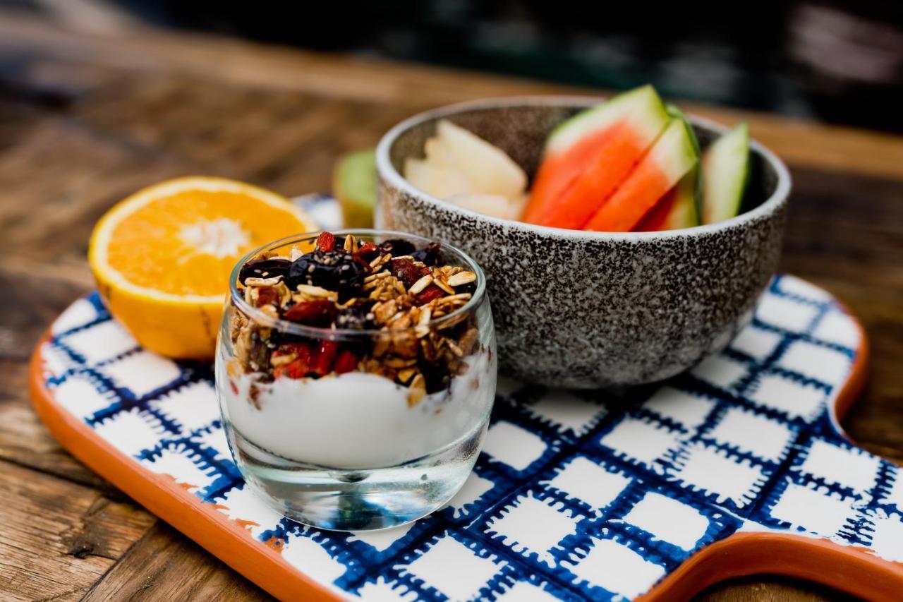 138 Liberdade Hotel Lisbon Bagian luar foto Fruit and granola