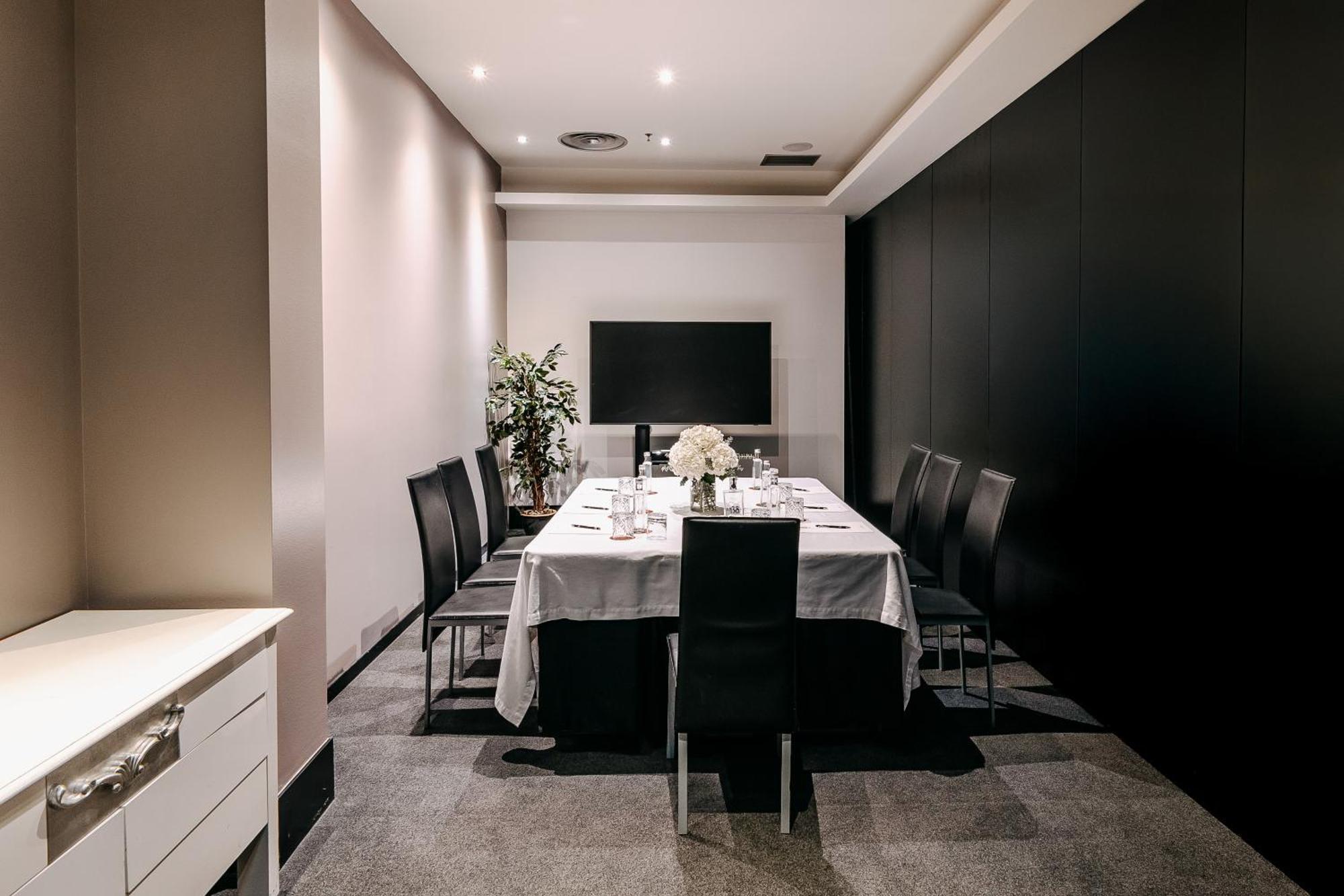 138 Liberdade Hotel Lisbon Bagian luar foto The private dining room at the restaurant